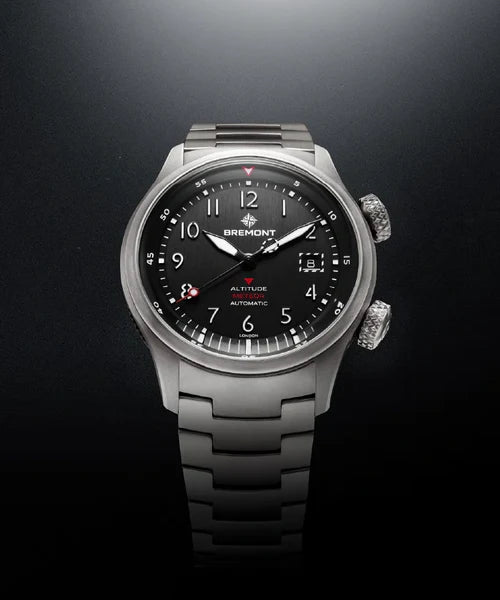 Pilots need to access information with utmost speed and without distraction. Despite complex functionality, our pilot’s watches are designed with a clean, uncluttered aesthetic.