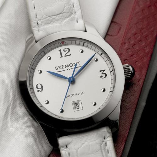 SOLO-32 AJ White
