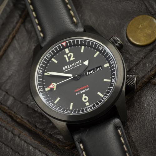 U-2 Black dial, DLC